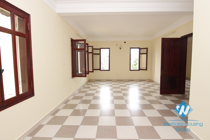 Spacious swimming pool house for rent in Tay Ho